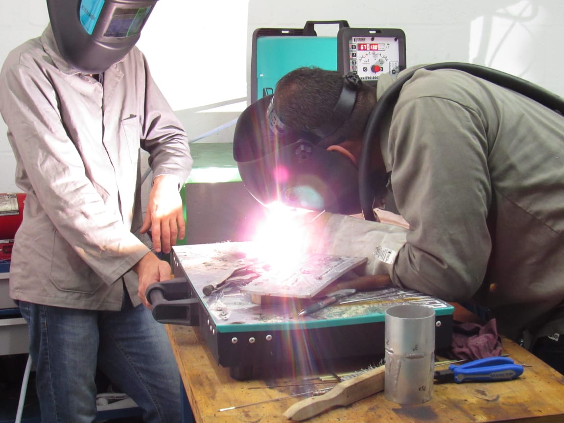 Treinamentos de solda DAMBROZ